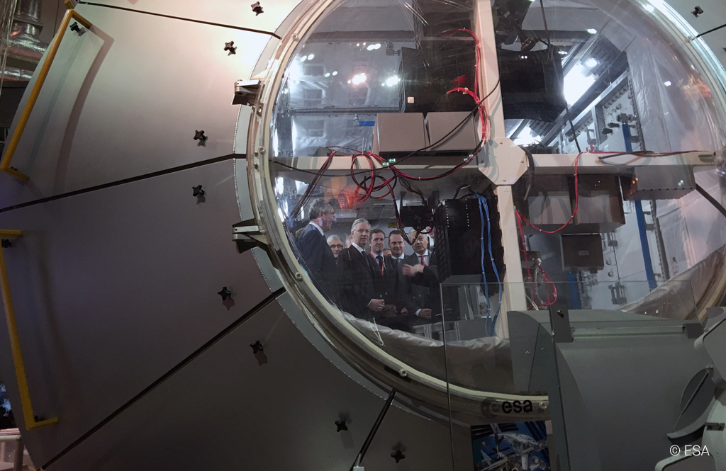 King Philippe inspects Columbus module