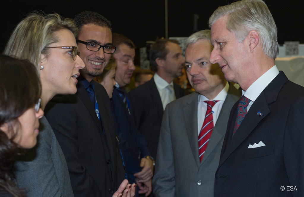 King Philippe talks with Belgian ESA employees